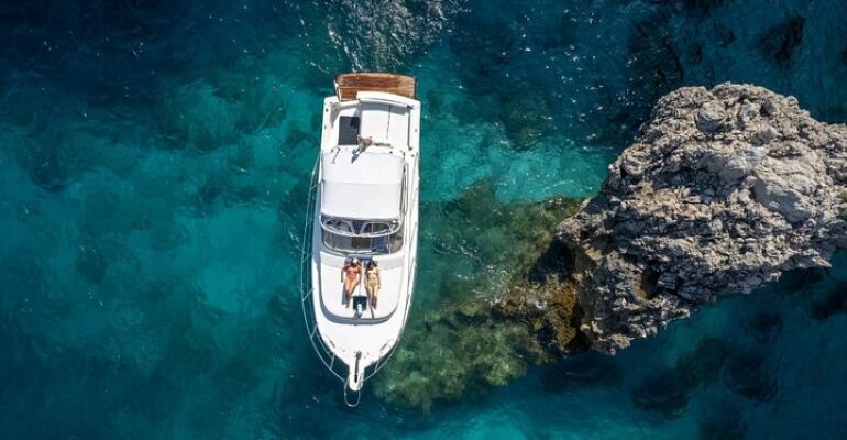 Capri Island Boat Tour and Swimming Adventure