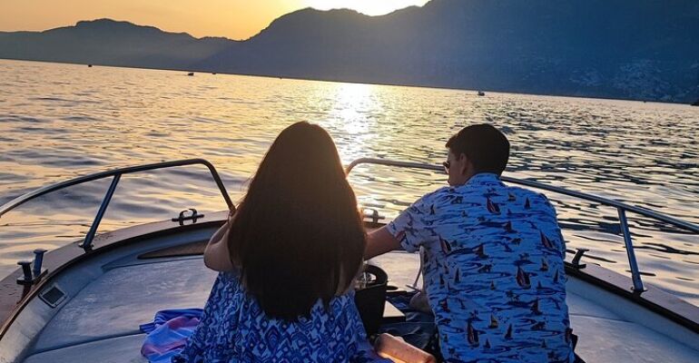 Praiano Exclusive Boat Tour with Aperitif