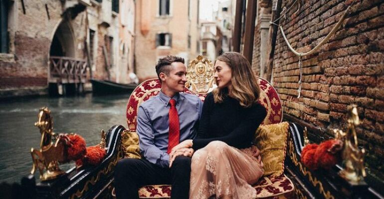 Venice Private Photo Shoot and Gondola Ride