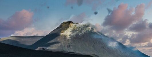 Lava, boat, Sicilian dinner: experience Sicily to the fullest