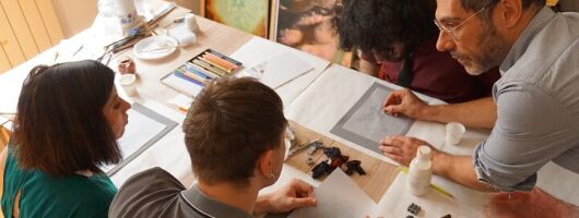 Painting Experience in Florence: Create Your Own Florentine Lily