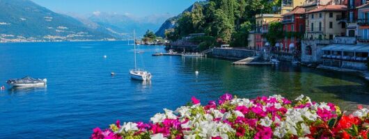 Lake Como : Shared Boat Tour and Aperitif with Prosecco