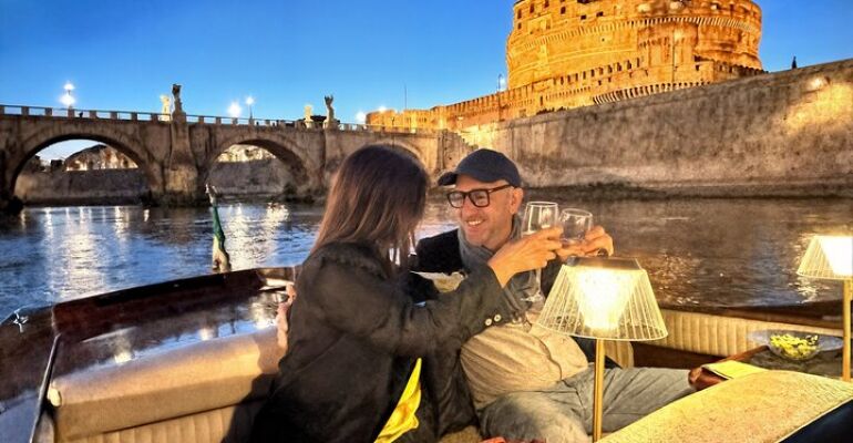 Rome Private Candlelit Dinner Cruise Experience