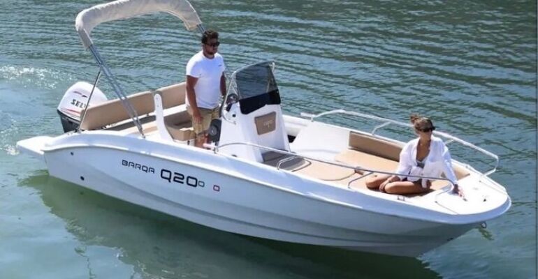 Capri Hidden Bays Boat Tour Experience