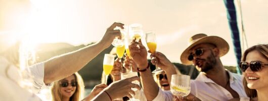 Catamaran Sunset Experience in Sorrento Coast with Food and Music