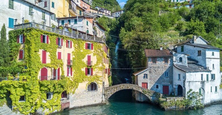Como Luxury Villa Boat Tour Experience
