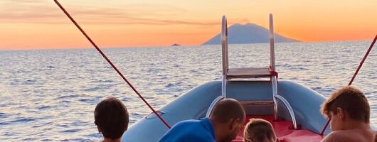 Sunset excursion from Tropea to Capo Vaticano with aperitif