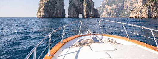 Private Boat Tour through the Crystal Clear Waters of Capri
