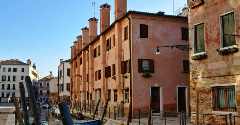 Venice Hidden Canals and History Walking Tour
