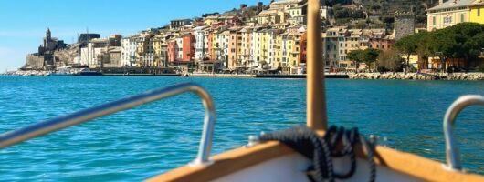 Boat tour to discover the Gulf of Poets.