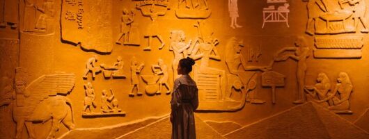 Turin: Egyptian Museum Guided Tour with Iconic Happy Hour 