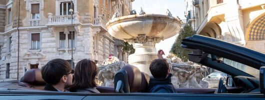 Rome in a Flash: Luxury Cabriolet Tour with Italian Delights