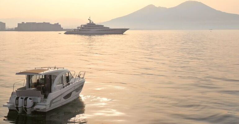 Naples Luxury Yacht Experience with Skipper