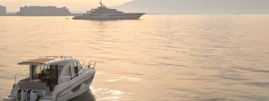 Boat tour from Mergellina to Ischia one day between sea and history