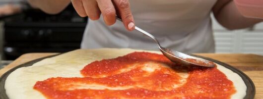Pizza Making + Wine Tasting in a Tuscan Vineyard (4-Course Meal)