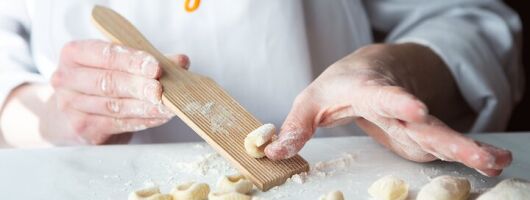 Make Classic Pasta & Tiramisu by Bay of Naples (4-Course Meal)