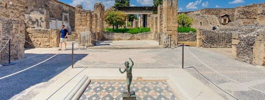 Three Wonders in One Day: Pompeii, Herculaneum & Vesuvius 