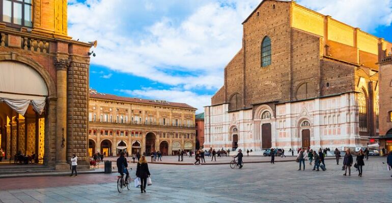 Bologna Historic Landmarks Walking Tour