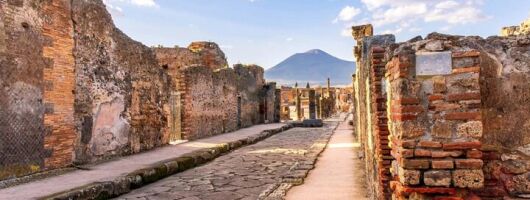 Experience Pompeii and Naples Guided Tour 