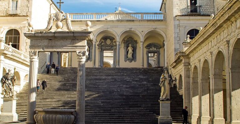 Rome Abbeys and Valleys Full-Day Tour