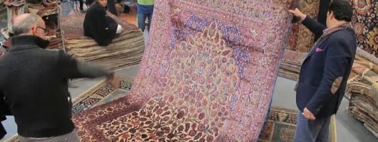 Persian Carpet Discovery Tour in Lecce with Traditional Tea