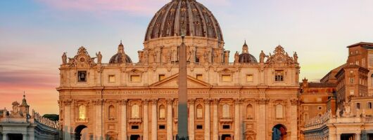 St. Peter's Basilica Guided Tour with Reserved Entrance