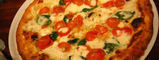Private tour of Pizza Invention in Naples & cooking it with a local 