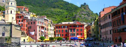 Touristic highlights of Cinque Terre on a Private full day tour with a local