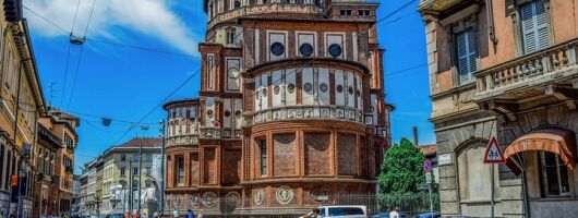 Private tour of Photography at best locations in Milan with a local