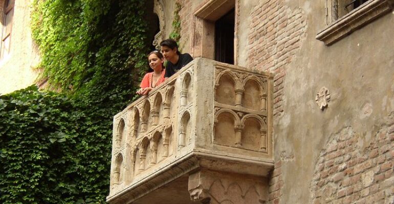 Verona Hidden Gems Cultural Experience Tour