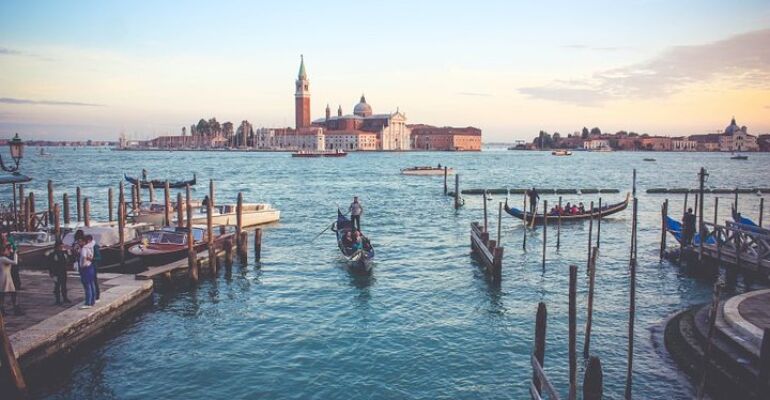 Venice Romantic Cultural Food and Sightseeing Tour