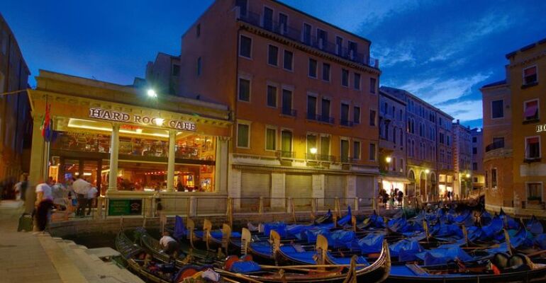Venice Hard Rock Cafe Dining Experience