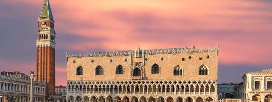 Ducale Palace Combo Tour to Prison with Ticket