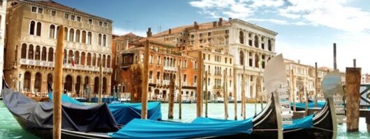 Venice: 2 Hours Morning Walk Tour with Gondola Glide