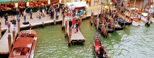 Wine Tasting and Cicchetti Stroll Guided Tour 