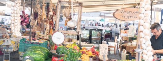 Cesarine: Small Group Market Tour & Cooking Class in Alberobello
