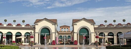 Private Shopping Tour from Genoa to Serravalle Designer Outlet