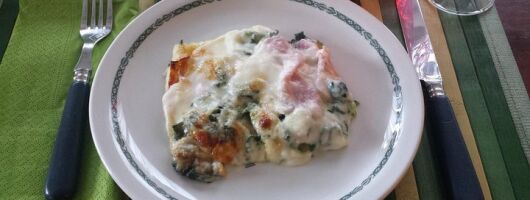 Small Group Market tour and Dining Experience at a Cesarina's home in Bergamo 